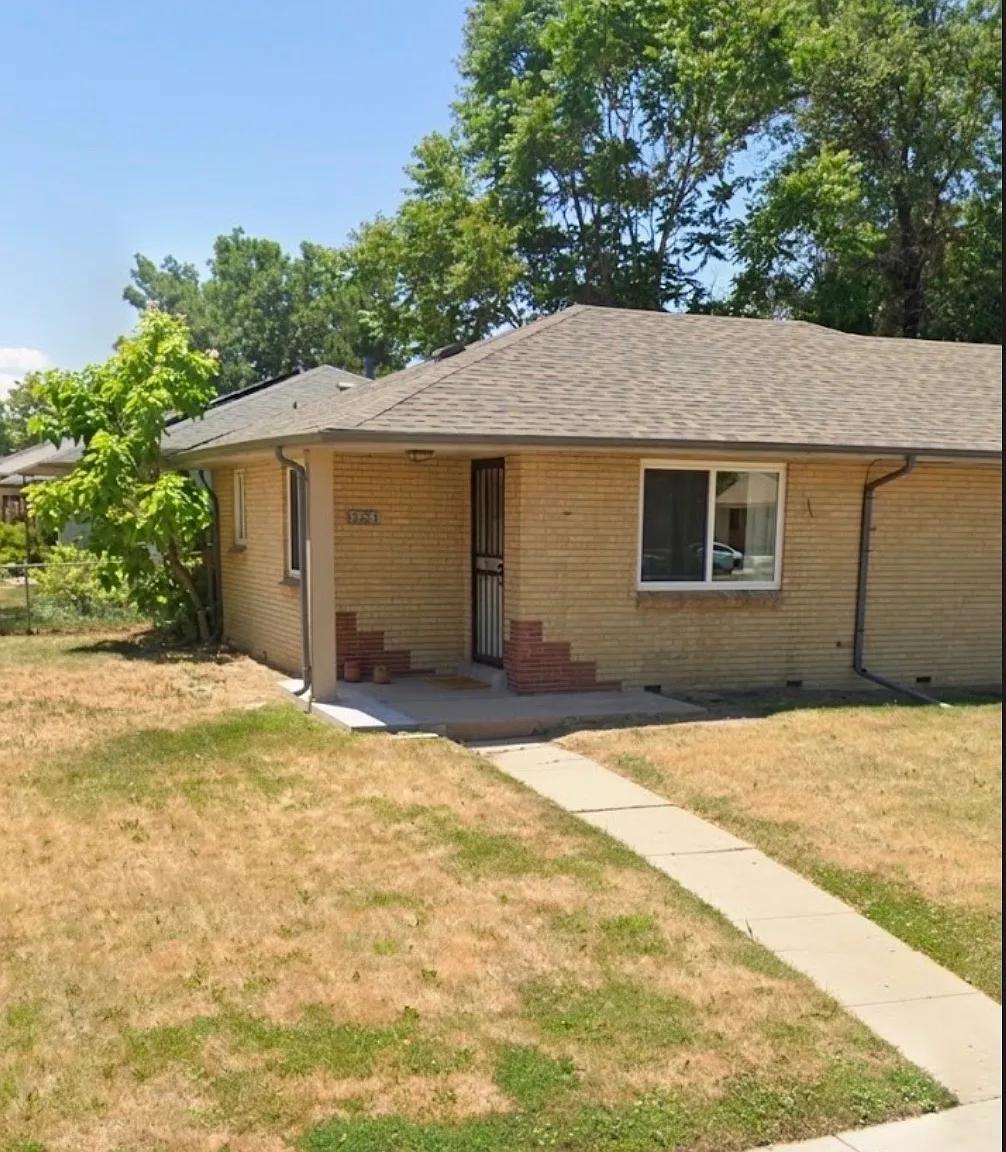 2 bed, 856 sqft, $1,900 — Photo 1