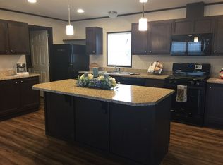 52227 Landsdowne Cir, Chesterfield, MI 48051
