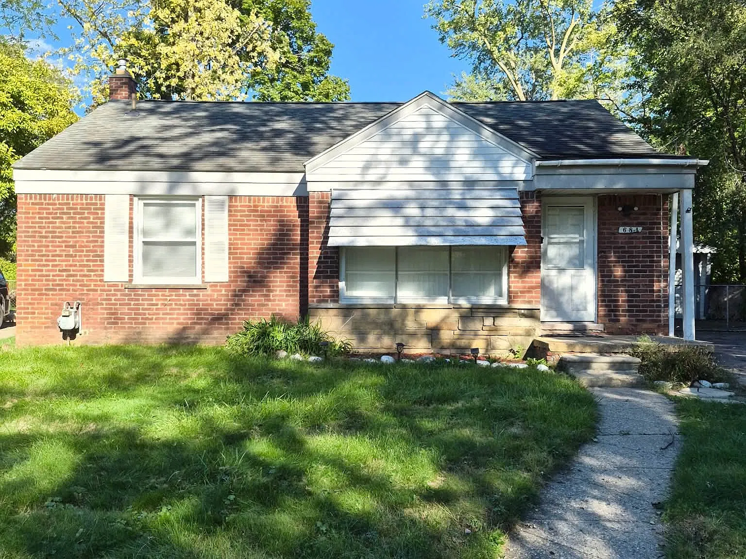3 bed, 1.5 bath, 944 sqft, $1,400 — Photo 1