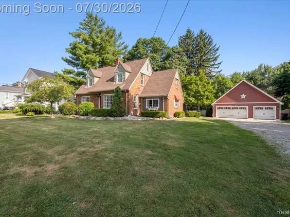 707 E Grand River Ave, Fowlerville, MI 48836