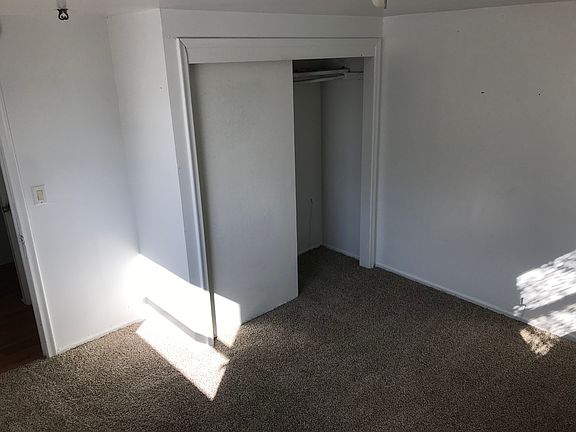 3rd image of 179 Van Buren St