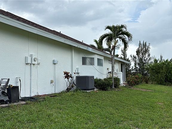 4th image of 2810 NW 14th Ter