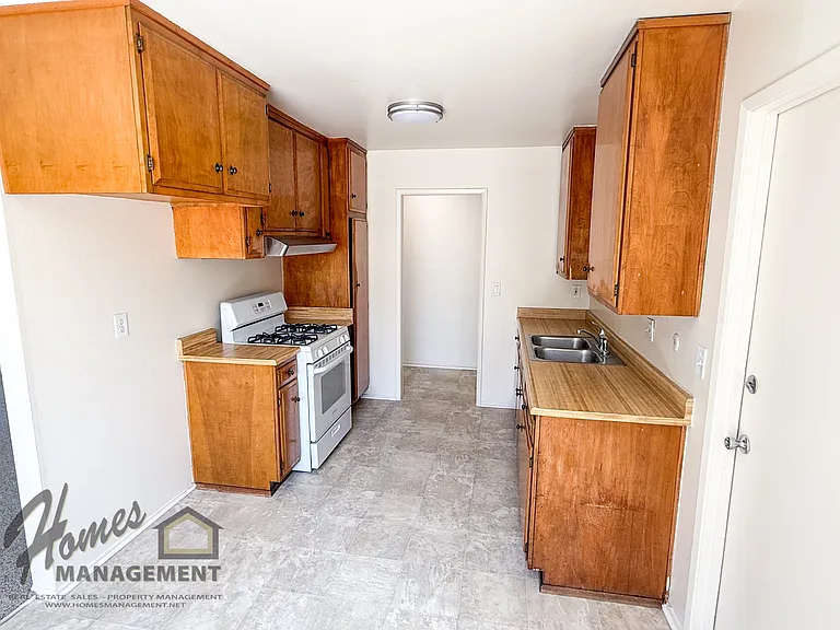 3919 Las Cruces Ave — Photo 3
