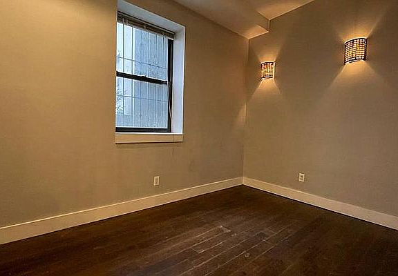 4th image of 17 Troutman St #1A