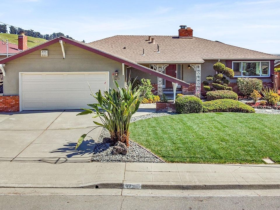 1st image of 2790 Marineview Dr