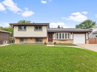 241 S Cherry St, Itasca, IL 60143