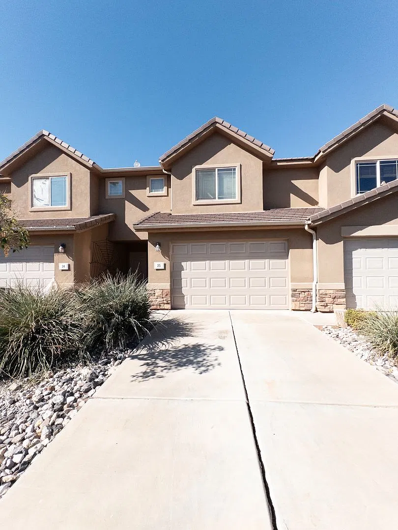 Remodeled 3 Bed / 2.5 Bath Townhome in Great Location — Photo 1