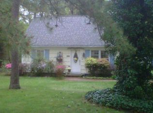 76 Wildwood Dr, Calverton, NY 11933