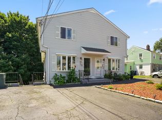 233 High Ridge Dr, Bridgeport, CT 06606