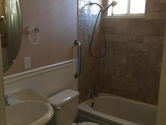 5th image of 3943 Crawford Ct
