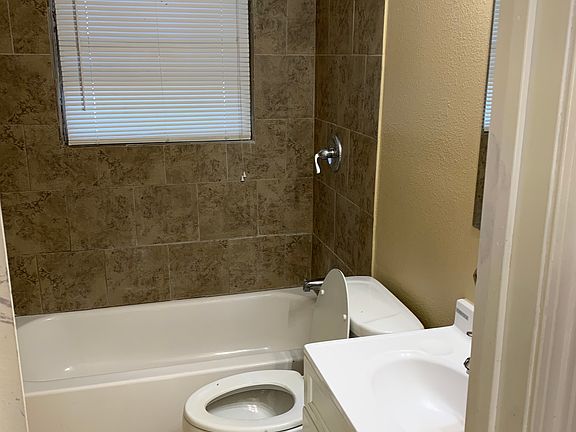4th image of 5326 Ferrington Dr