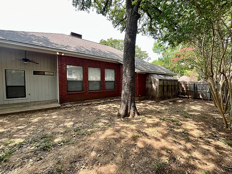 6105 Paradise Dr — Photo 27