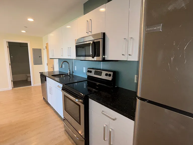 249 S 49th St #214 — Photo 7