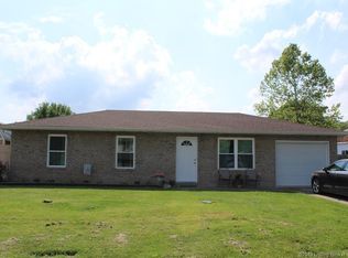 106 Hodge St, Charlestown, IN 47111