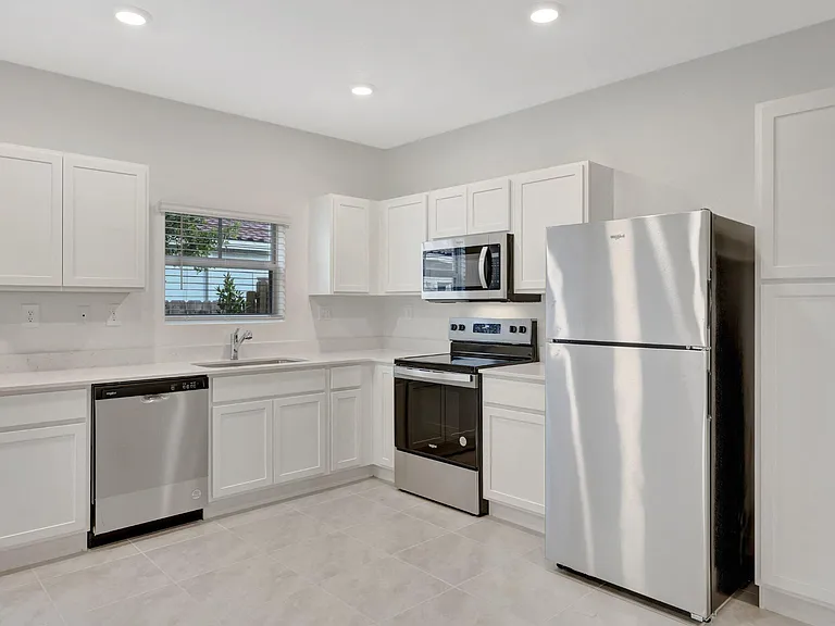 441 NE 1st Dr — Photo 5