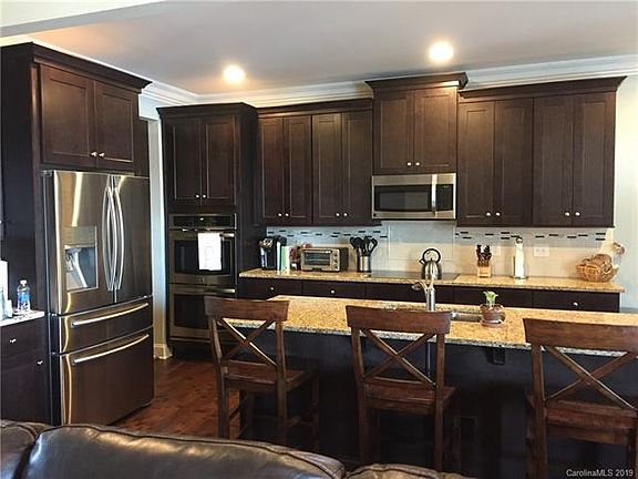 4th image of 140 Starboard Ln