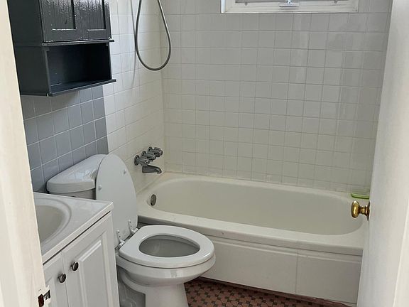 4th image of 1323 Bruce Rd APT D