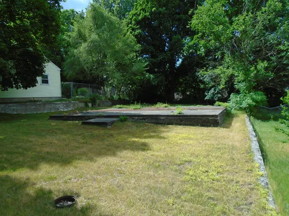 1447 W North St, Kalamazoo, MI 49006