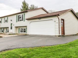 107 Grandview Ln, Rochester, NY 14612