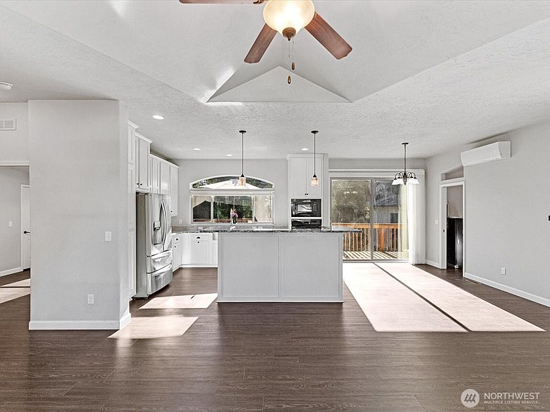 5th image of 7883 San Juan Ave