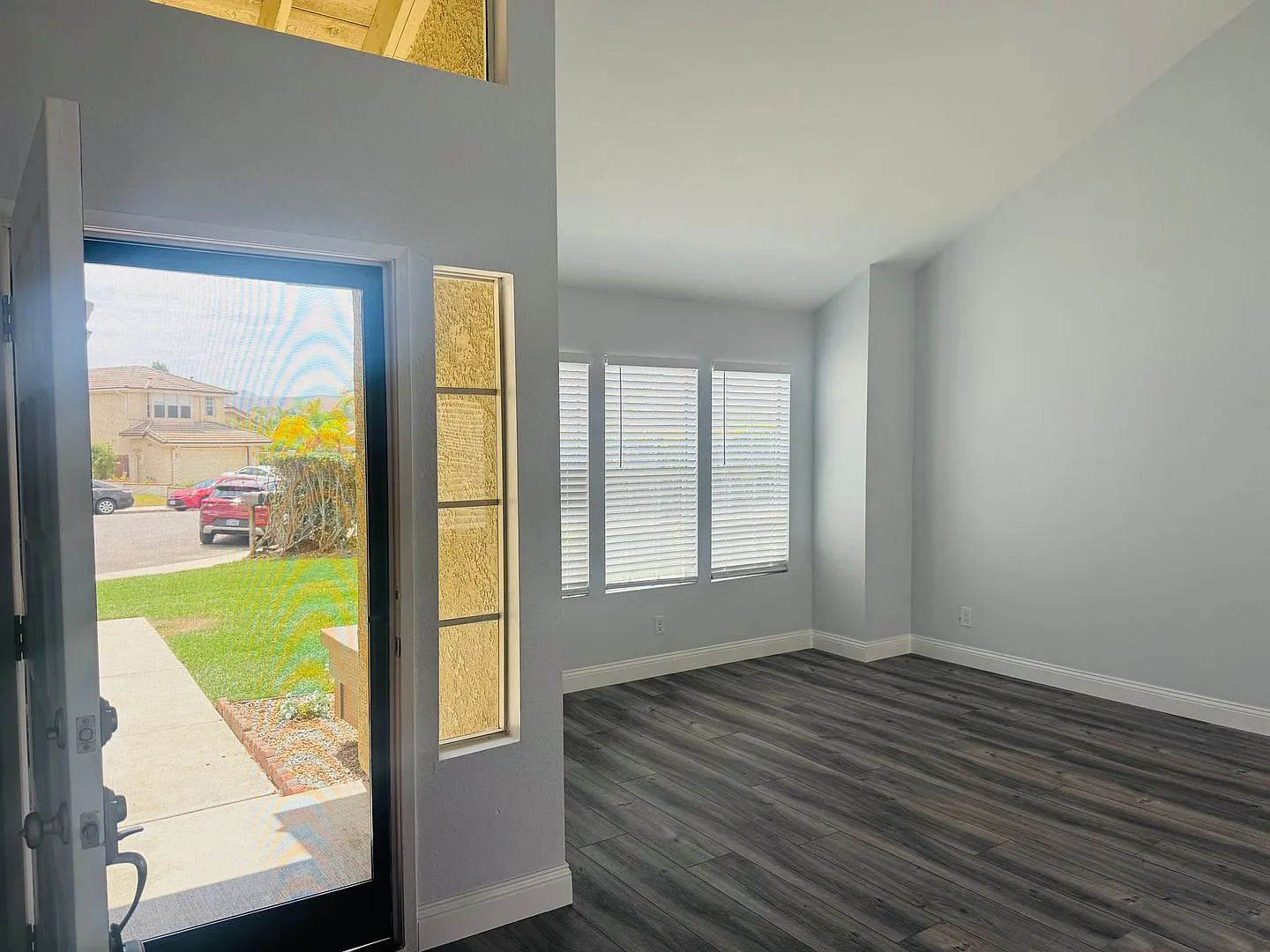 Better than new 3 bedroom in Mission Oaks — Photo 2