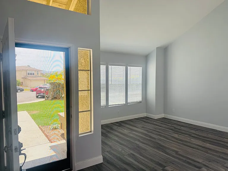 1435 Spyglass Way — Photo 2