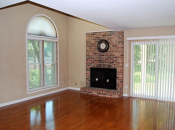2nd image of 1910 N Charter Point Dr