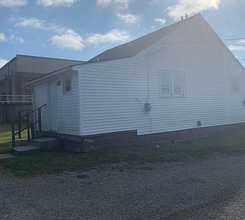 2nd image of 426 E Main St