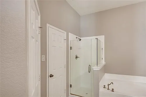 2425 Ravenhurst Dr Photo 1