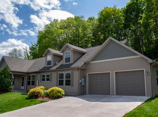 304 Vista View Ln, East Freedom, PA 16637