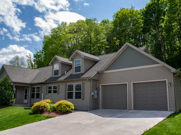 304 Vista View Ln, East Freedom, PA 16637