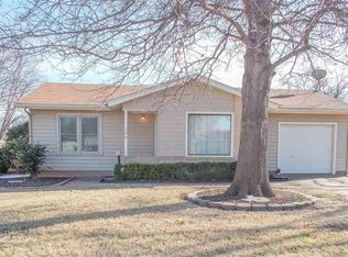 208 Laurel Ln, Burkburnett, TX 76354