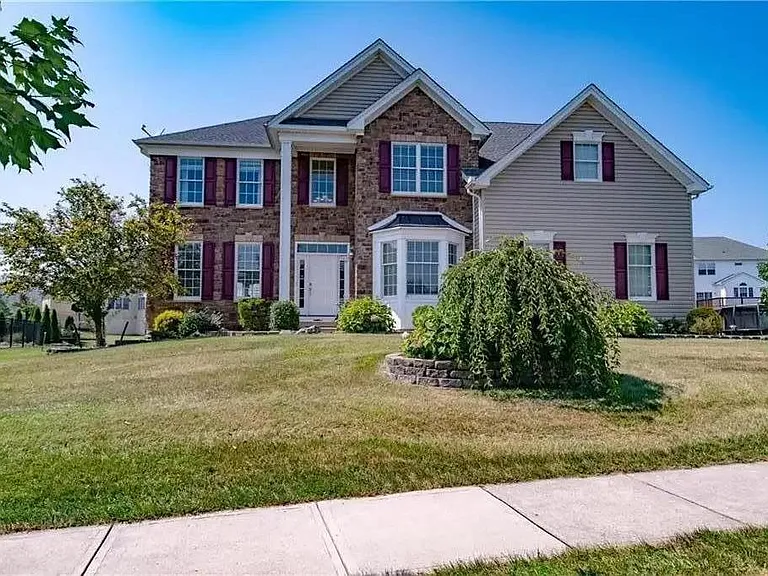 7385 Green Hill Dr — Photo 1