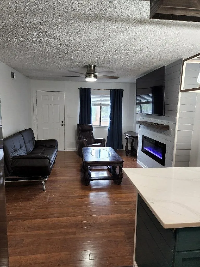 2 bed, 709 sqft, $1,500 — Photo 4