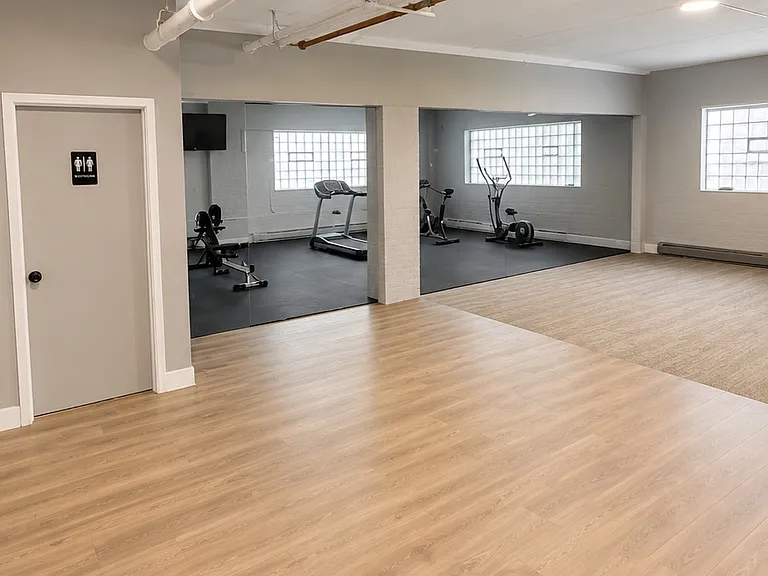 5320 N Damen Ave #200 — Photo 16