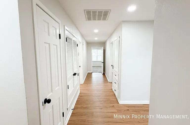 5204 9th St — Photo 15
