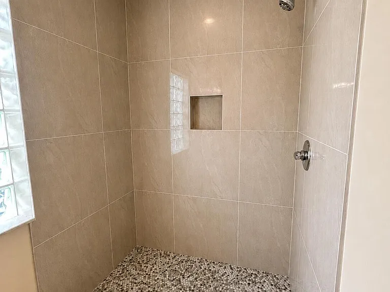 7434 Thatcher Ave — Photo 5