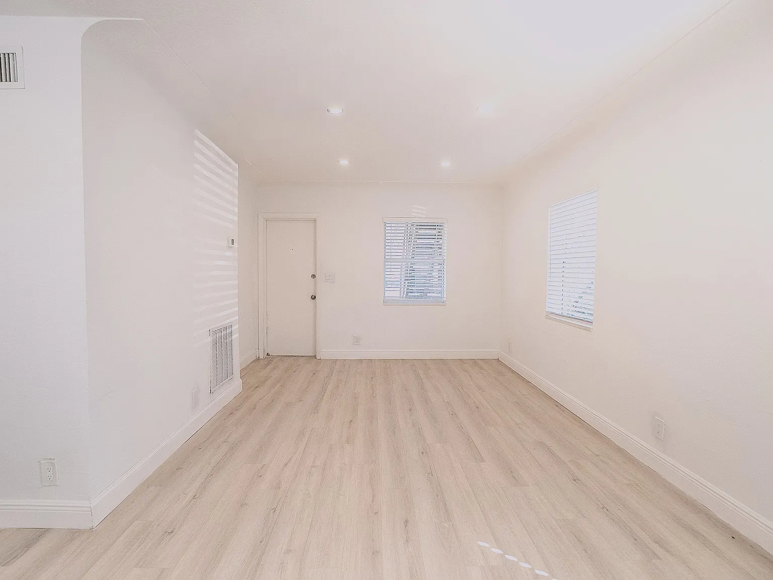 1 bed, 750 sqft, $1,199 — Photo 2