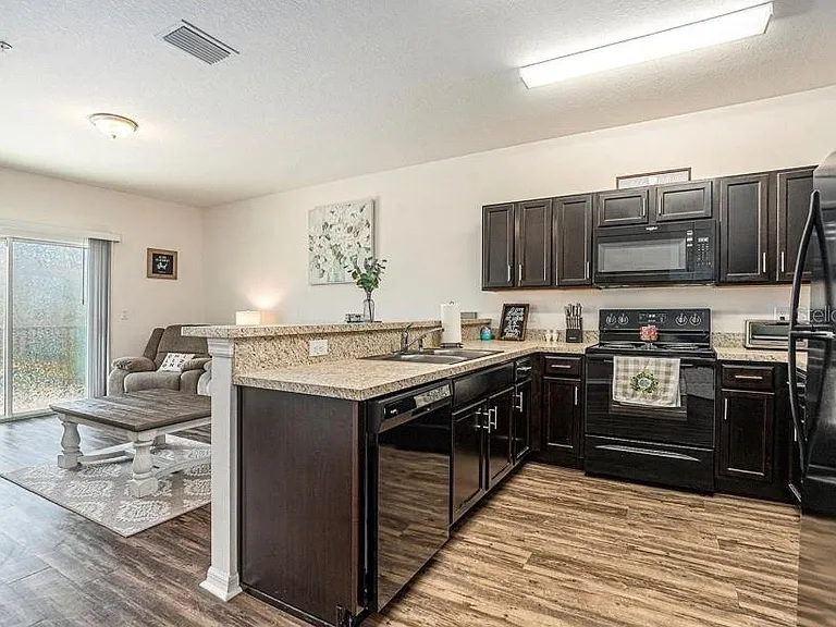 5521 Yellowfin Ct — Photo 7