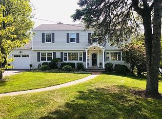 55 Lantern Rd, Fairfield, CT 06824