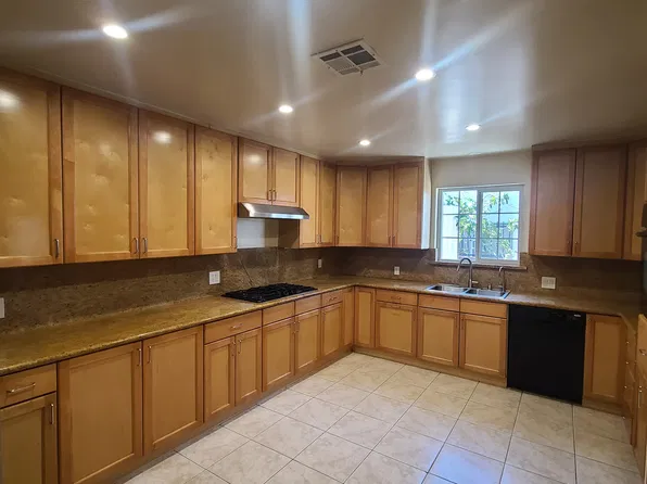 13236 Willard St, North Hollywood, CA 91605