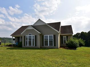 881 Cliffview Rd, Galax, VA 24333