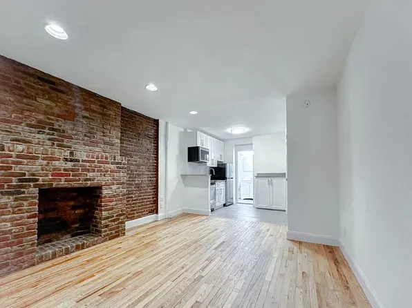 224 East 81st Street image 1 of 7