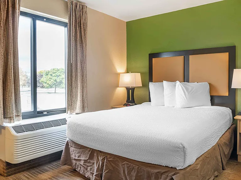 Studio Suite - 1 Queen Bed