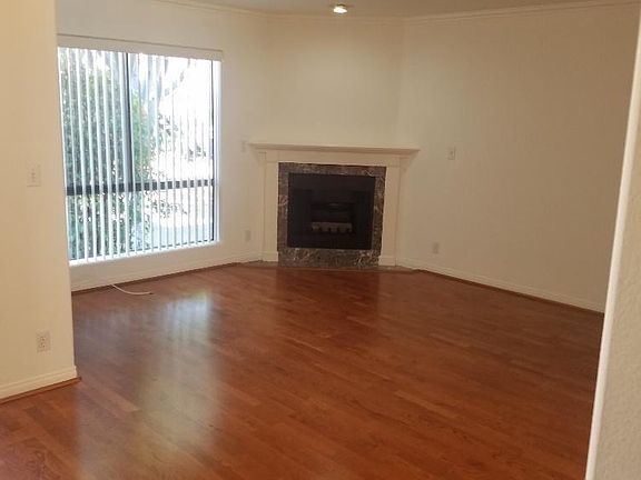 5th image of 601 W Lexington Dr APT D
