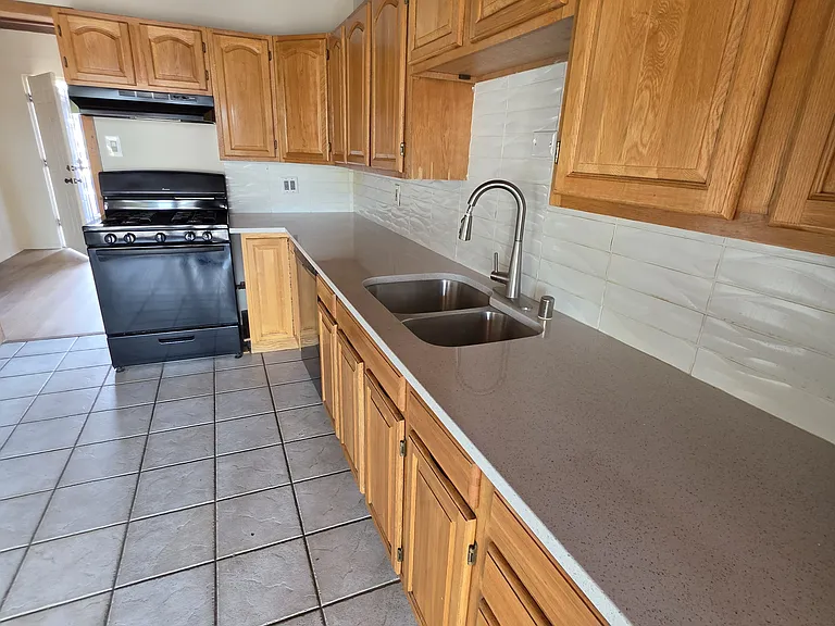 2625 Florida St NE — Photo 8