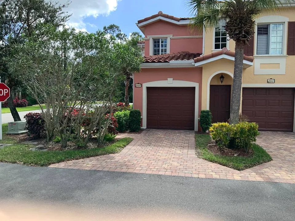 10001 Villagio Gardens Ln #101