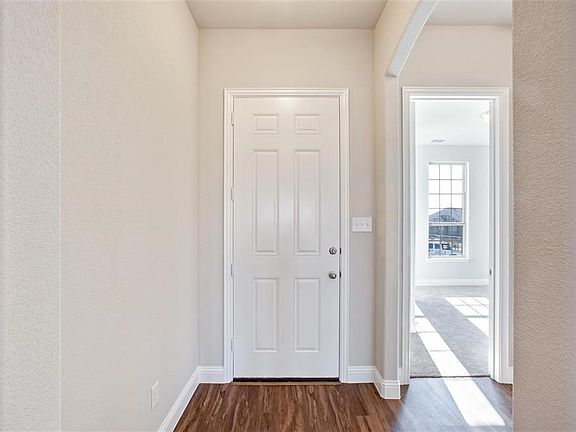 4th image of 1609 Deer Field Ln