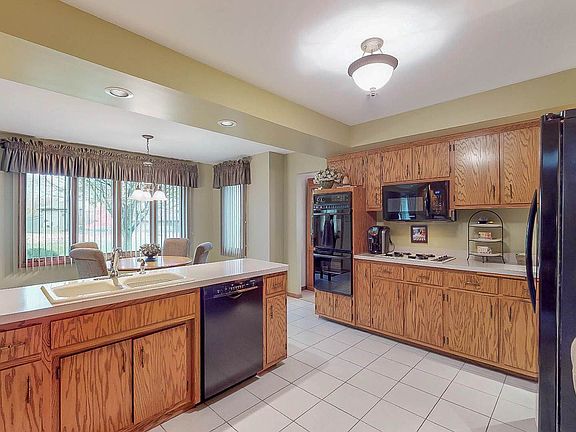 3rd image of 11818 Brookshire Dr
