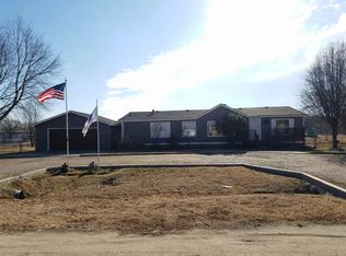 421 E Nicole Cir, Haysville, KS 67060